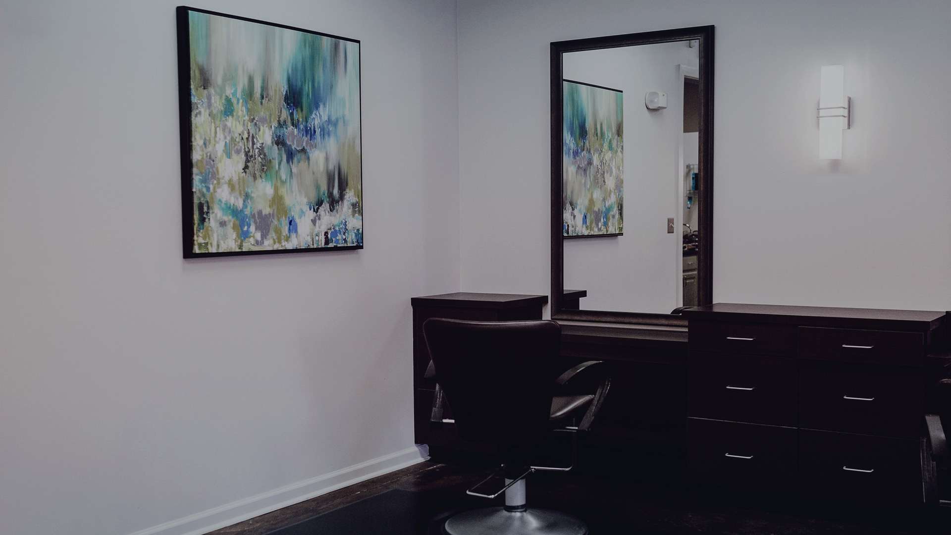 The Comfortable Chairs of Artizen Salon in Baton Rouge